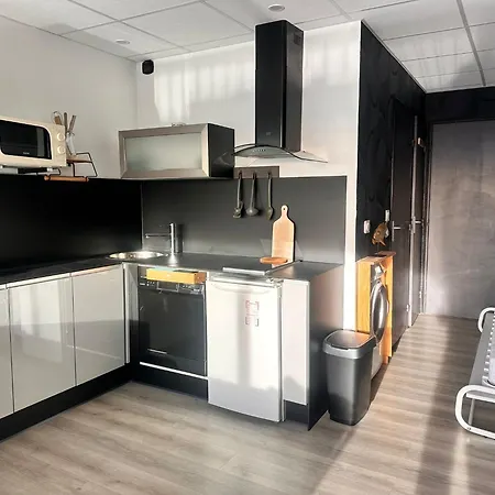 Studio Avec Terrasse Et Parking Vue Port Camargue アパート *