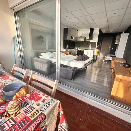 Studio Avec Terrasse Et Parking Vue Port Camargue アパート